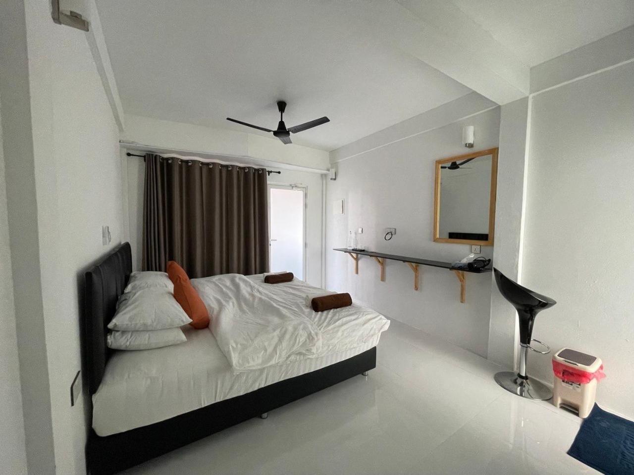 Dacha Thoddoo White Sand Exterior photo