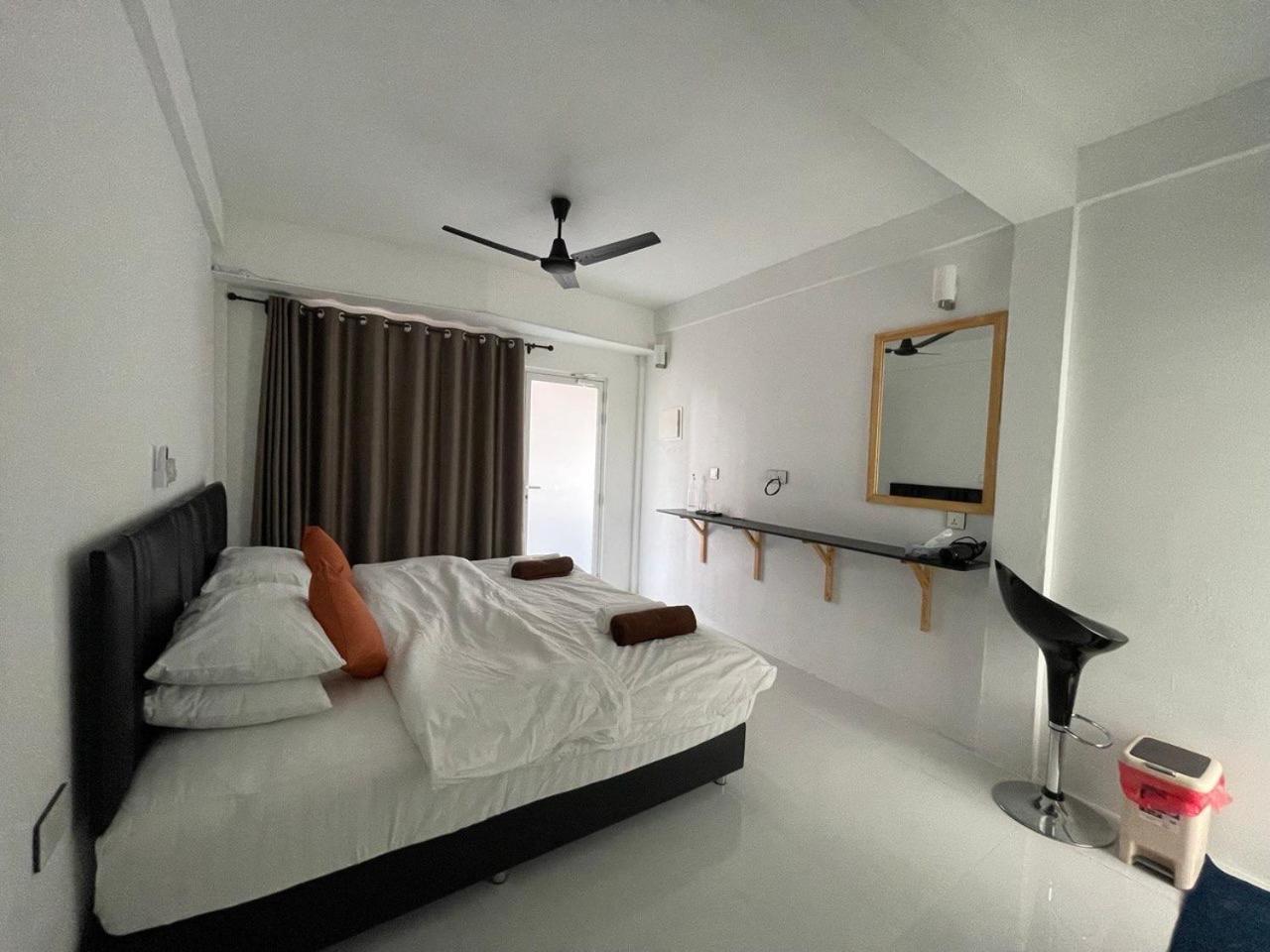 Dacha Thoddoo White Sand Exterior photo
